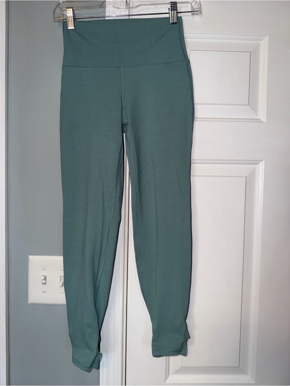OLD NAVY Active Balance Go-Dry High Waist Lattice Hem Leggings Sage Green